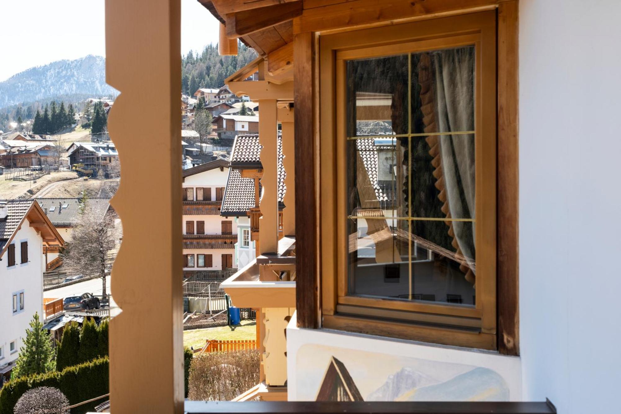 Berg Hotel Latemar Spitze Vigo di Fassa Exterior photo